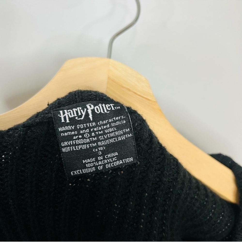 Harry Potter Hufflepuff Sweater XL Official Warner Bros Striped Knit House Crest - Picture 8 of 8
